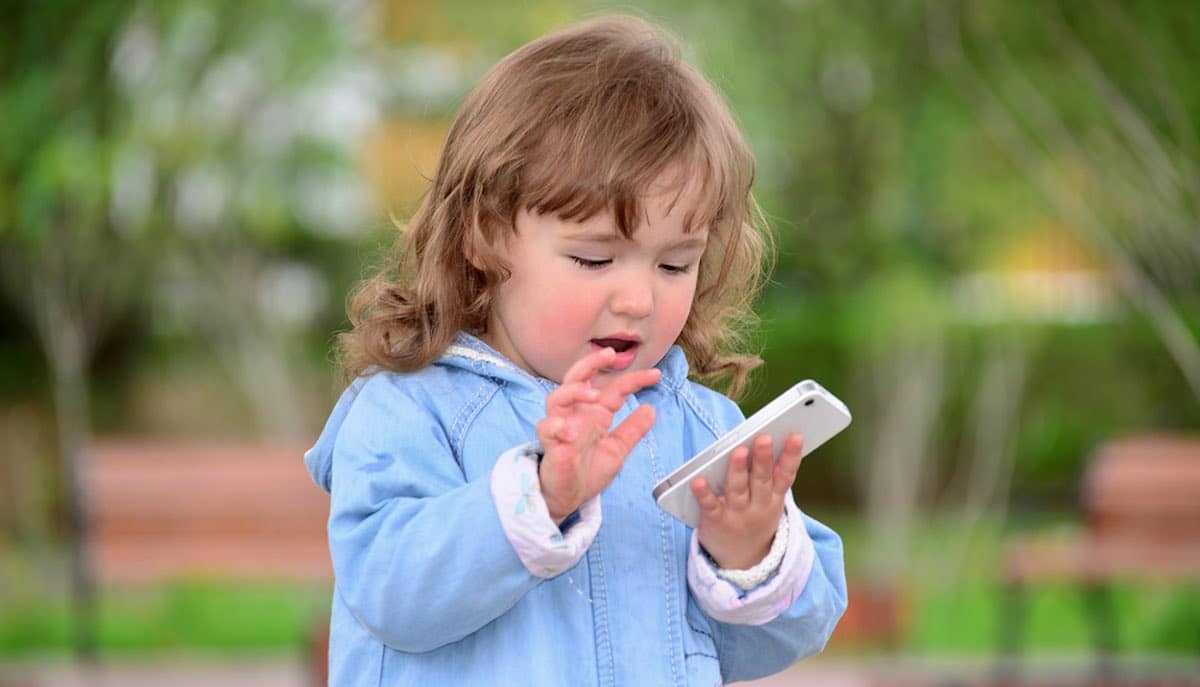 Vanaf welke leeftijd geef je een kind een mobiele telefoon