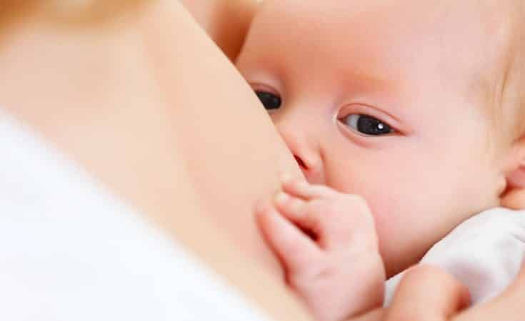 baby borstvoeding geven