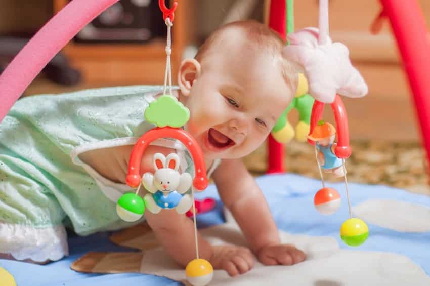 cognitieve ontwikkeling van de baby stimuleren