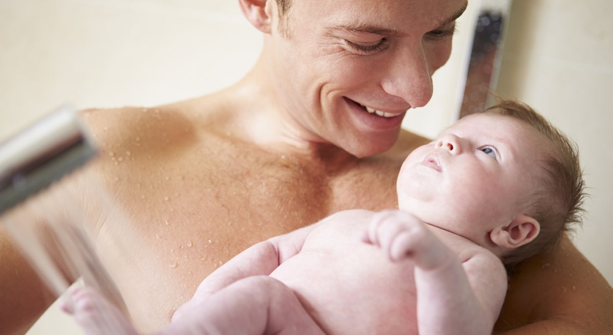 Rusteloosheid Verdienen Taille Veilig douchen met een baby met deze stappen en tips!