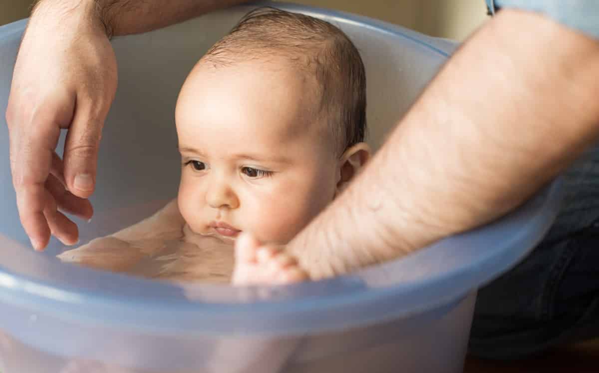 hoe vaak baby in bad