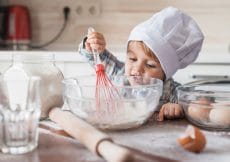 samen bakken of kindertaart maken met je peuter