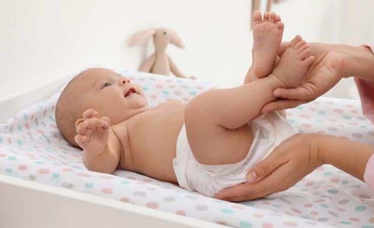 tips bij verschonen van luier als baby niet stil blijft liggen