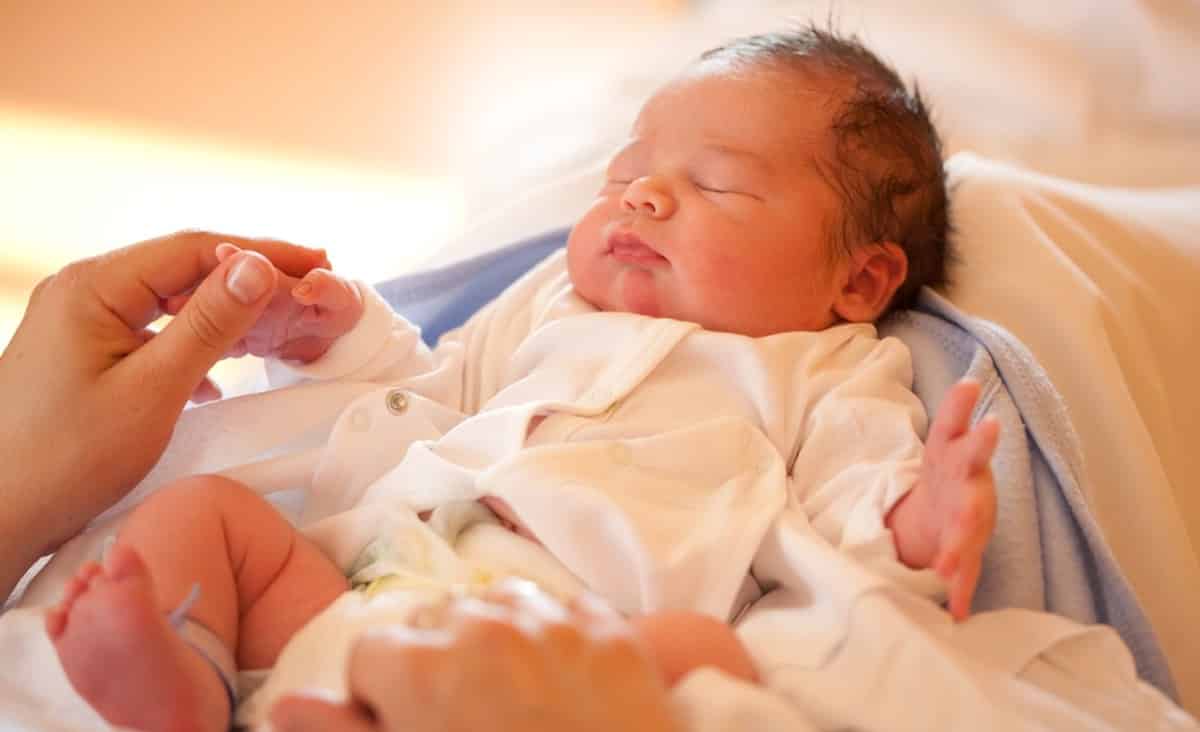 waarom beginnen bevallingen in nacht