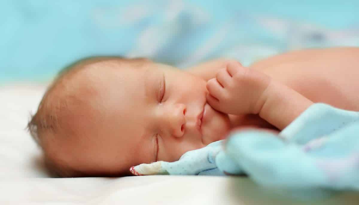 hoe snel een baby op zijn eigen kamer laten slapen onze tips