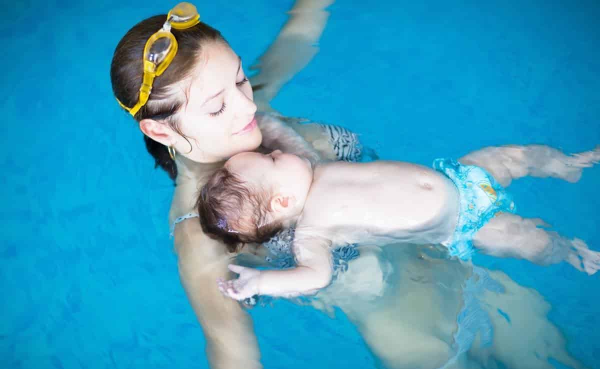 zwemmen met de baby